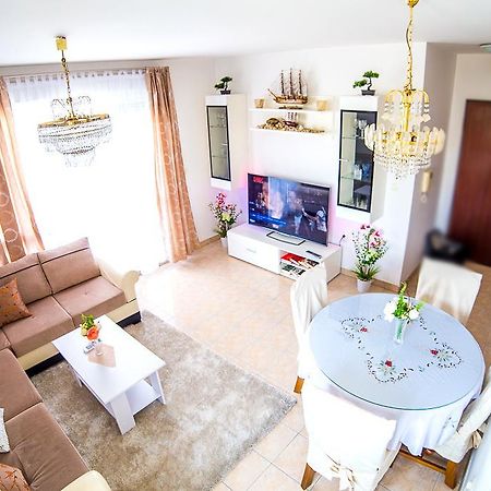 Split Apartments Shell Bagian luar foto
