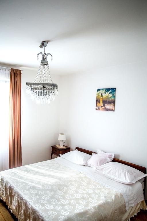 Split Apartments Shell Bagian luar foto