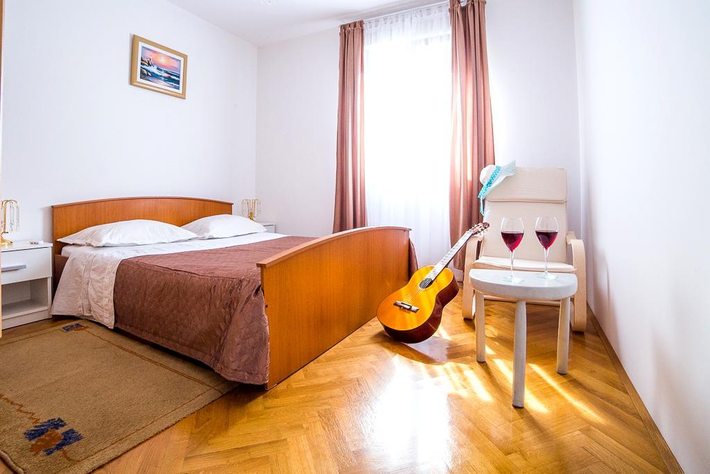 Split Apartments Shell Bagian luar foto