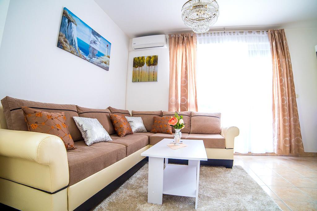 Split Apartments Shell Bagian luar foto