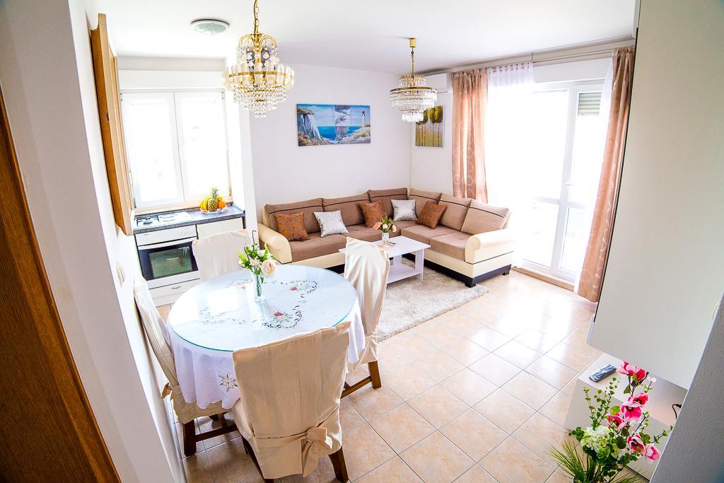 Split Apartments Shell Bagian luar foto